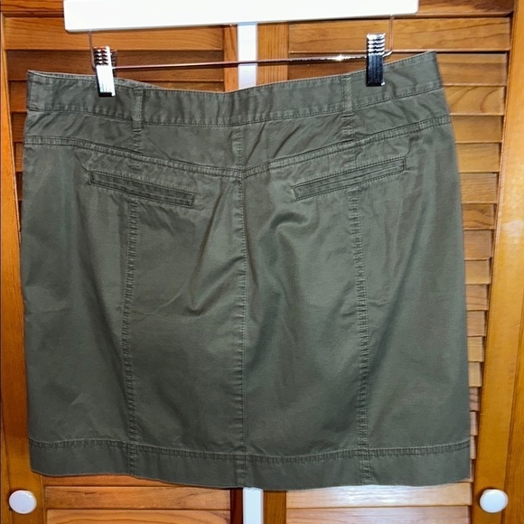 LOFT Olive Green Cargo Women's Skirt Size 12 - Picture 7 of 9